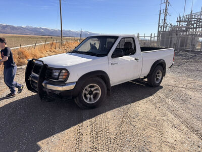 2000 NISSAN FRONTIER XE