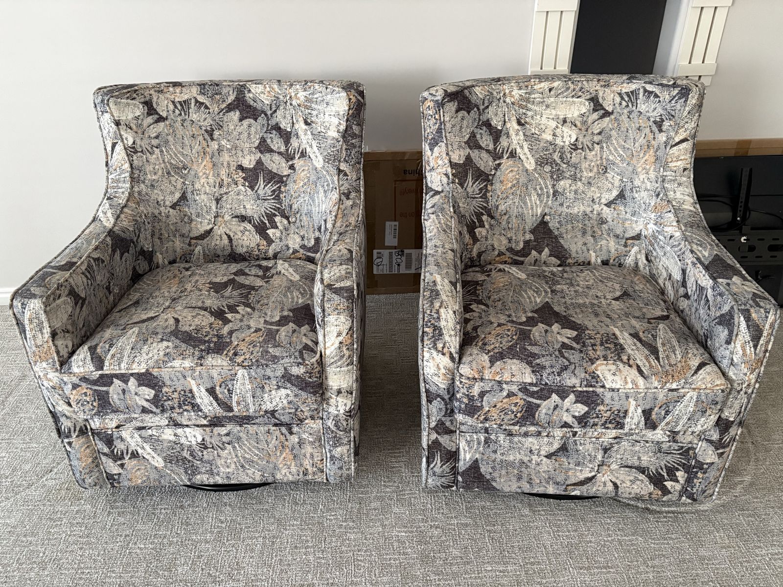 PAIR OF CHAIRS