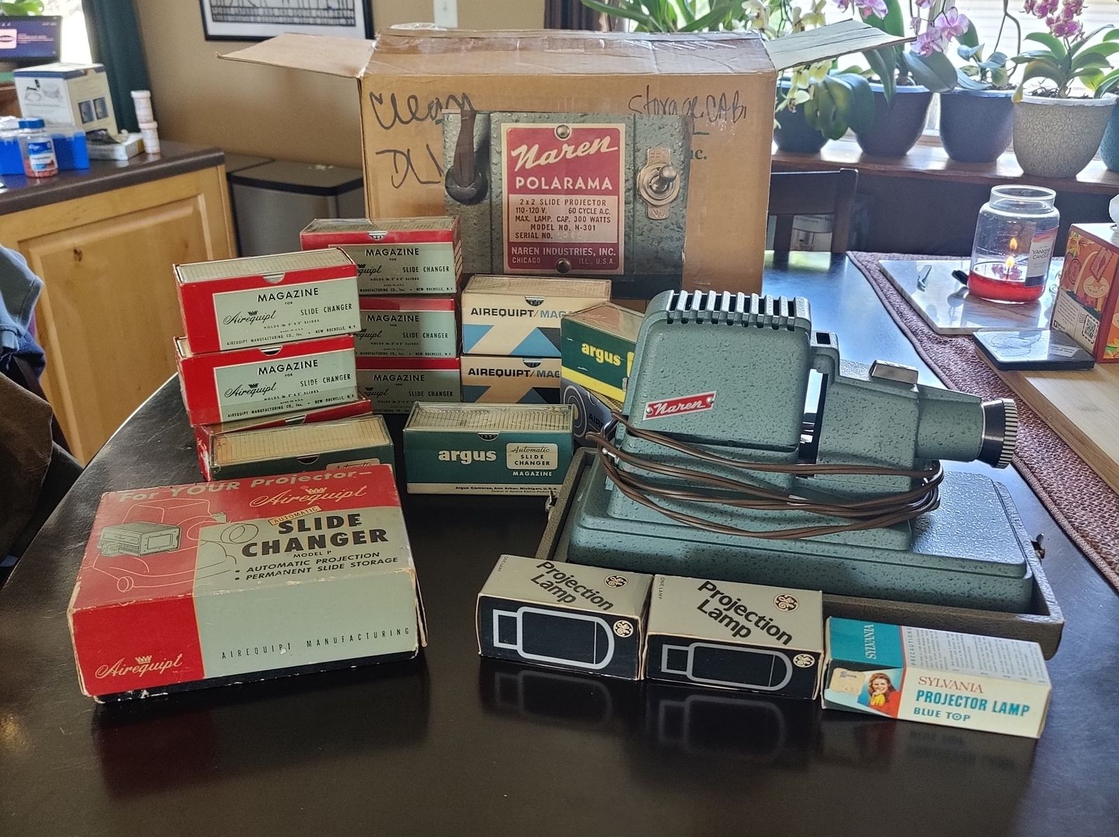 Vintage Naren Polarama Slide Projector Bundle - Mid-Century Teal + 12 Magazines