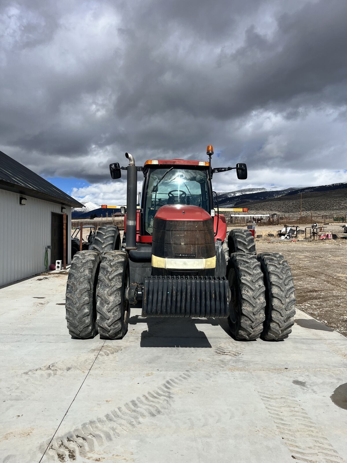 2006 MX 215 Case Tractor