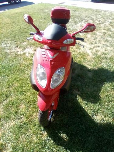 Motor Scooter 324 original miles excellent condition 150CC