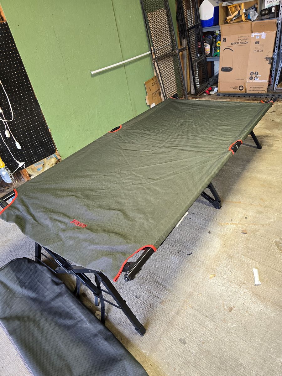 Guide Gear XL Magnum sleeping camping Cot, 600-lb. Capacity
