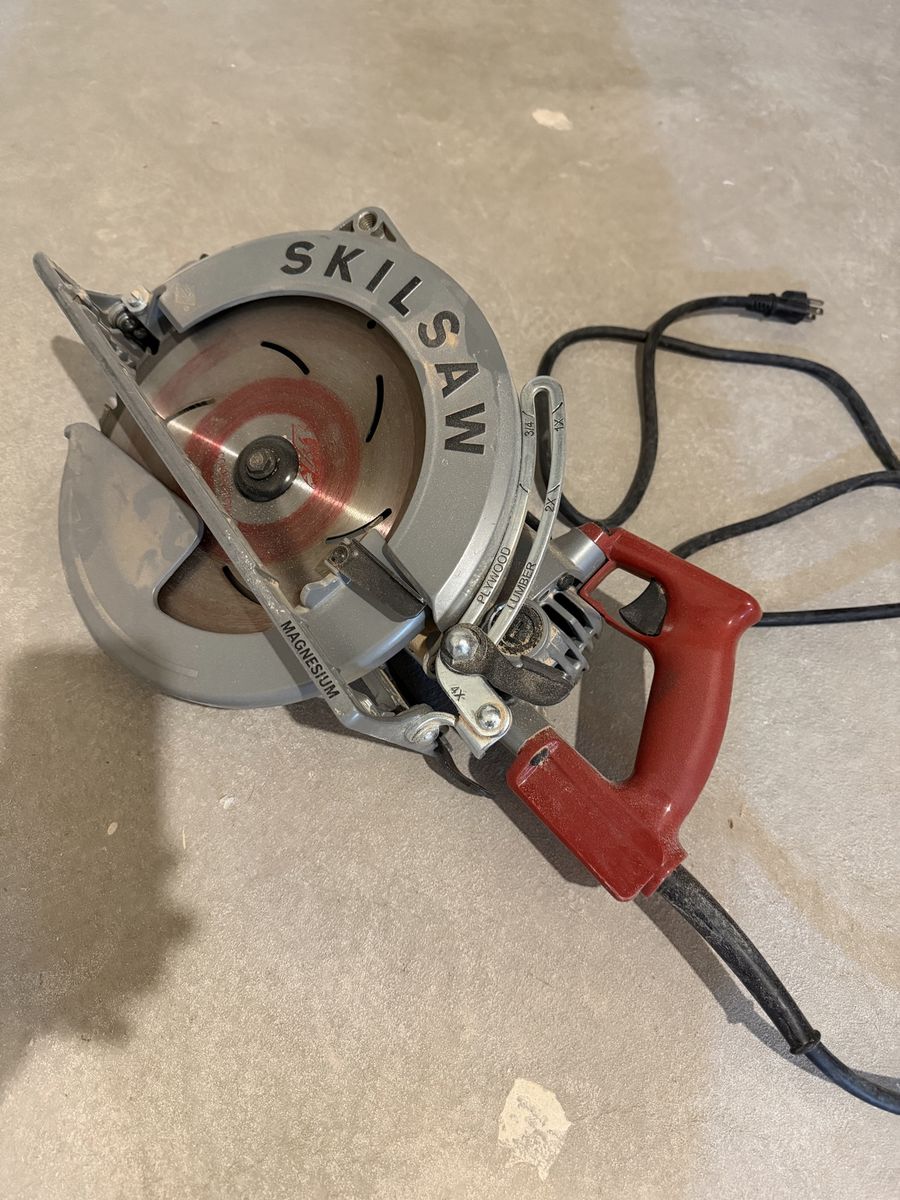 Skilsaw Magnesium Sidewinder Circular Saw - Powerful Corded Electric Tool