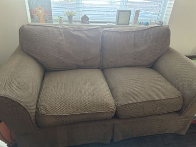 Cozy Brown Tweed Loveseat - Excellent Condition, 2-Seater Sofa for Living Room
