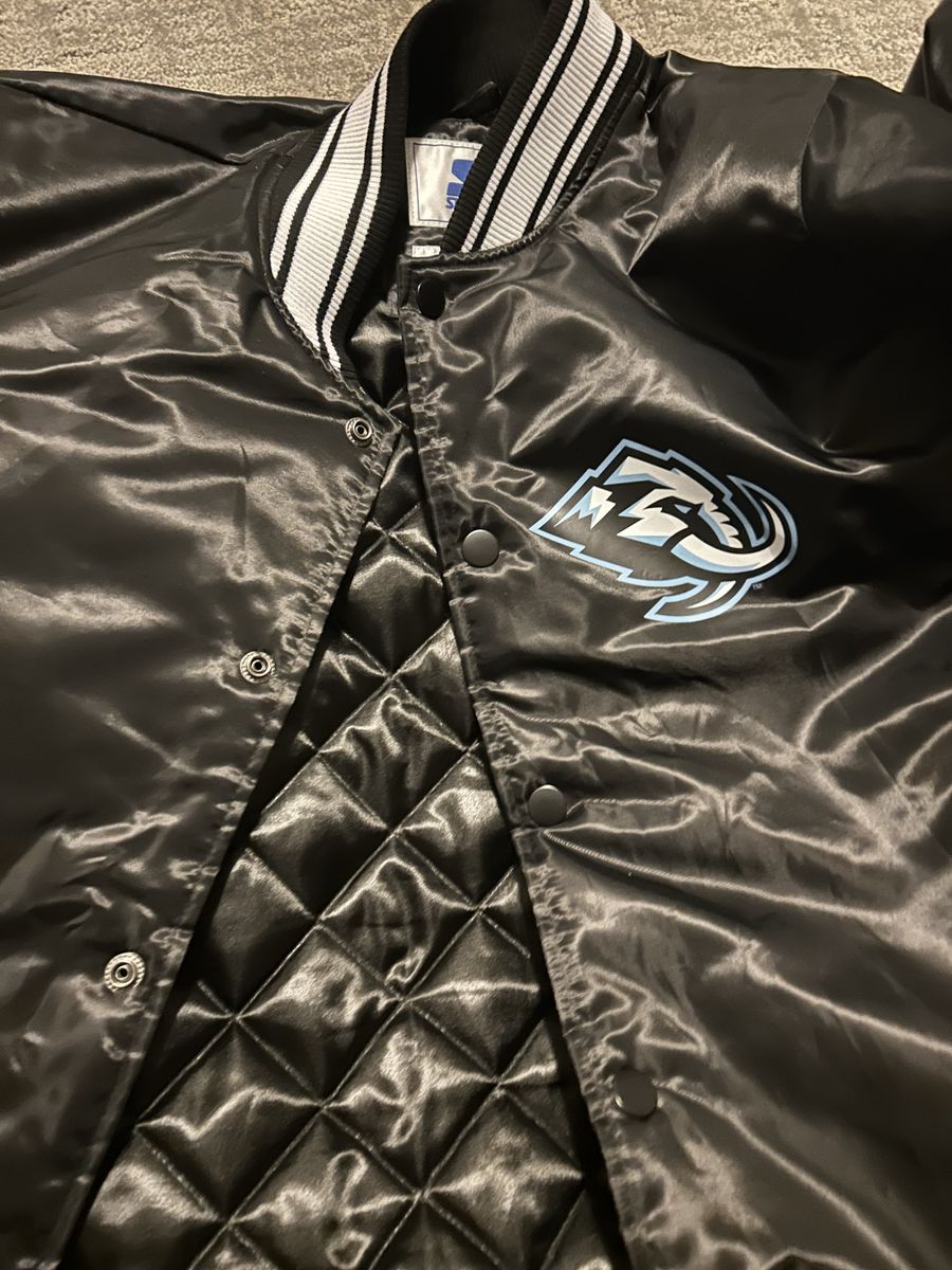 Main image 4