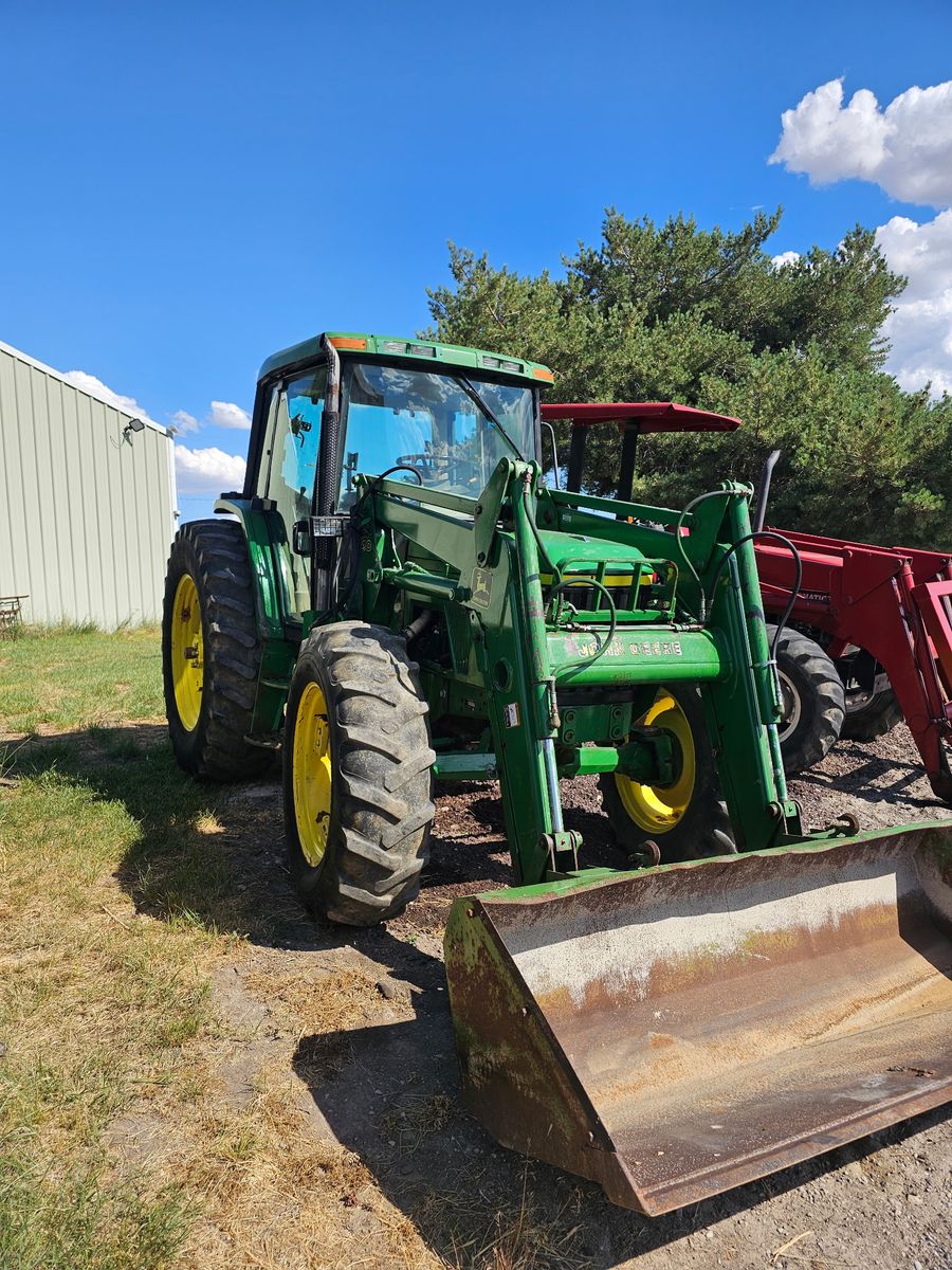 John Deere 6310