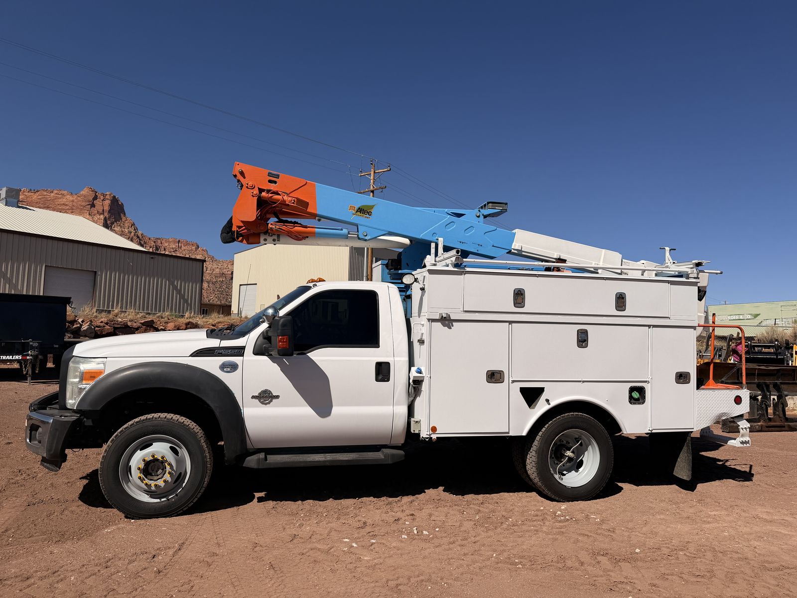 2016 Ford F-550 Bucket Truck