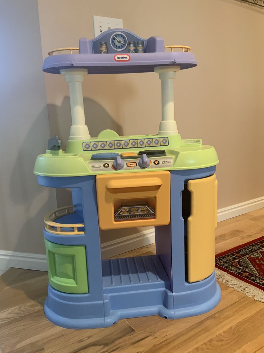 Little Tikes Pretend Play Kitchen Set - Colorful Toy Oven & Stove for Kids