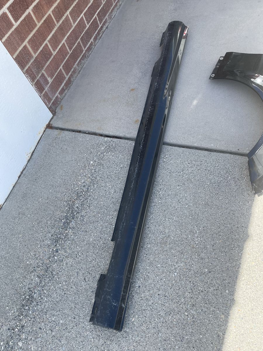 Mercedes c300 Right side size skirt