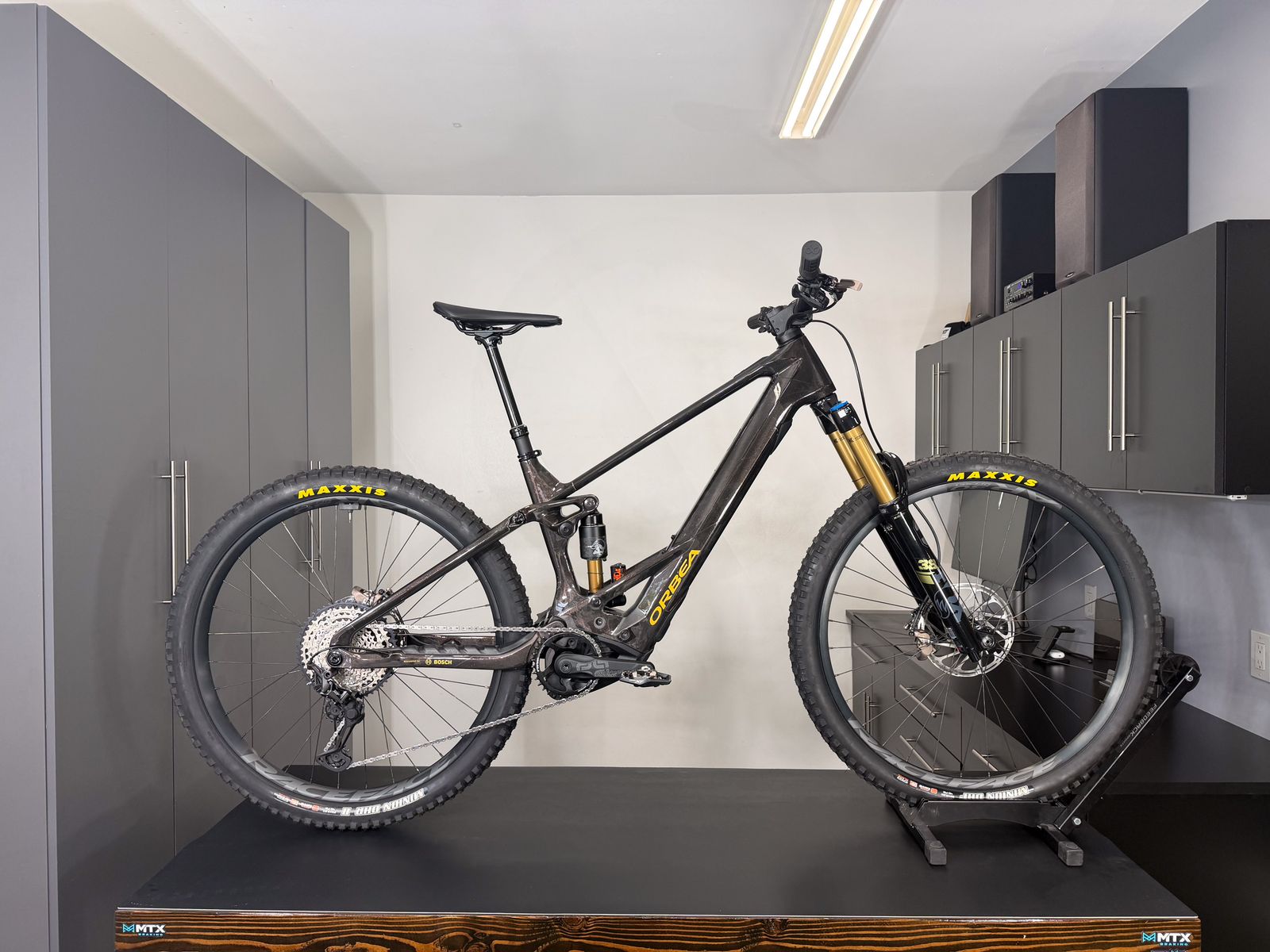 2023 Orbea Wild M10 Large Carbon - Clean and Excellent Build