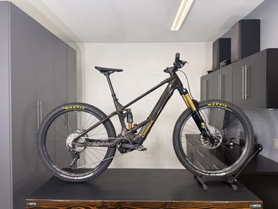 2023 Orbea Wild M10 Large Carbon - Clean and Excellent Build