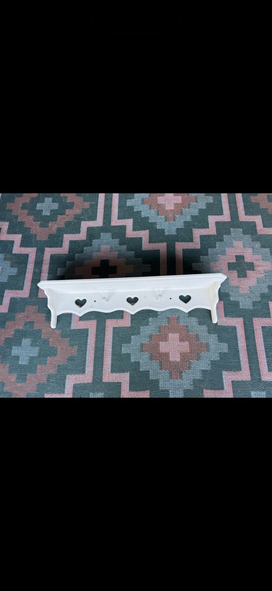 Vintage! White Wooden Heart Shaped Peg Shelf