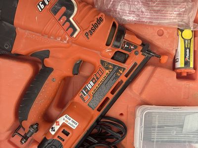 Paslode 16 Gauge Angled Finish Nailer