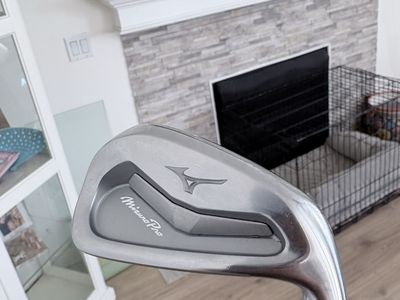 Mint Mizuno 243 irons 4-PW. Stiff
