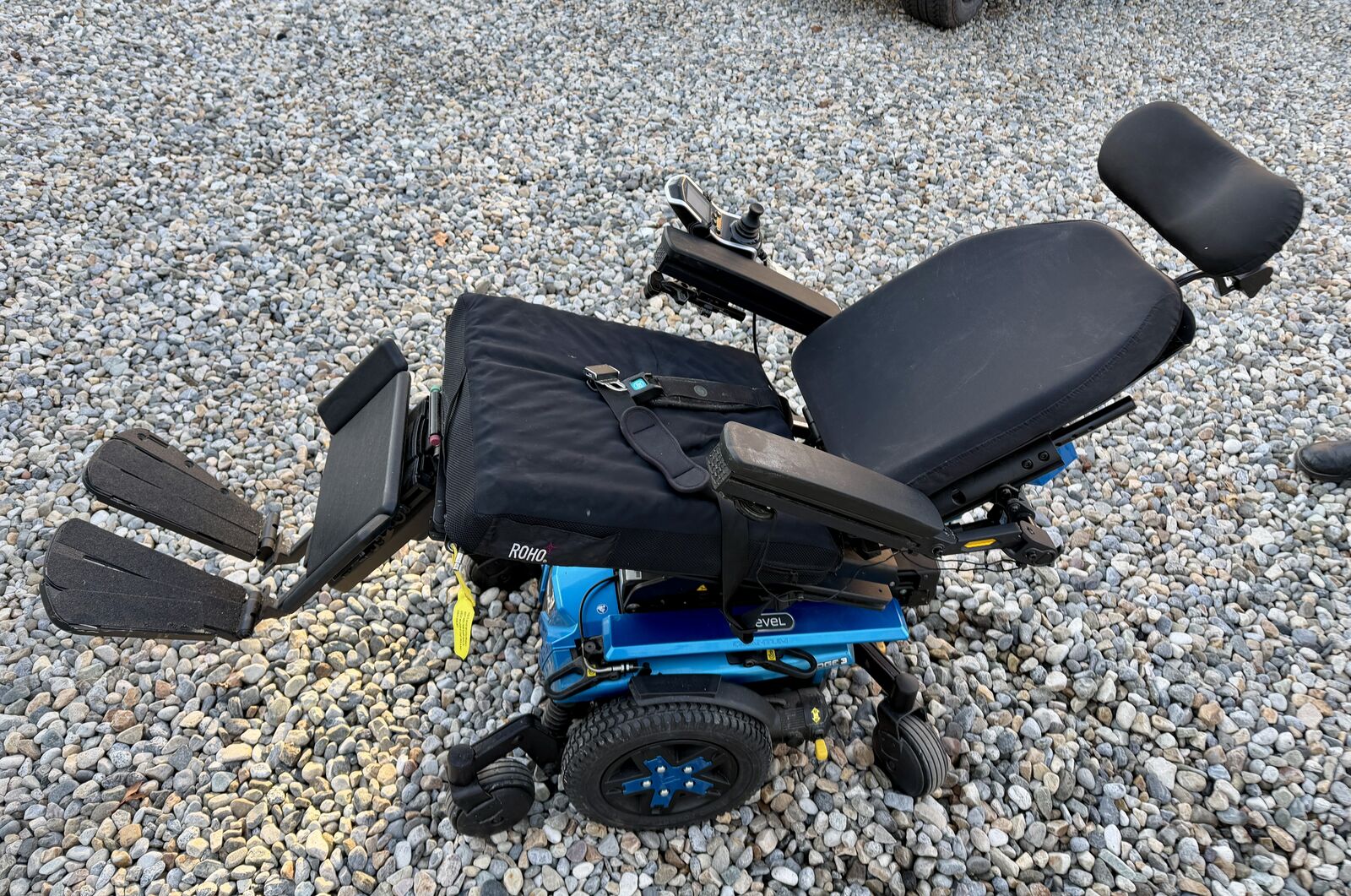 Q6 Edge Electric wheelchair with drive control system and upgrades (new Batteries)