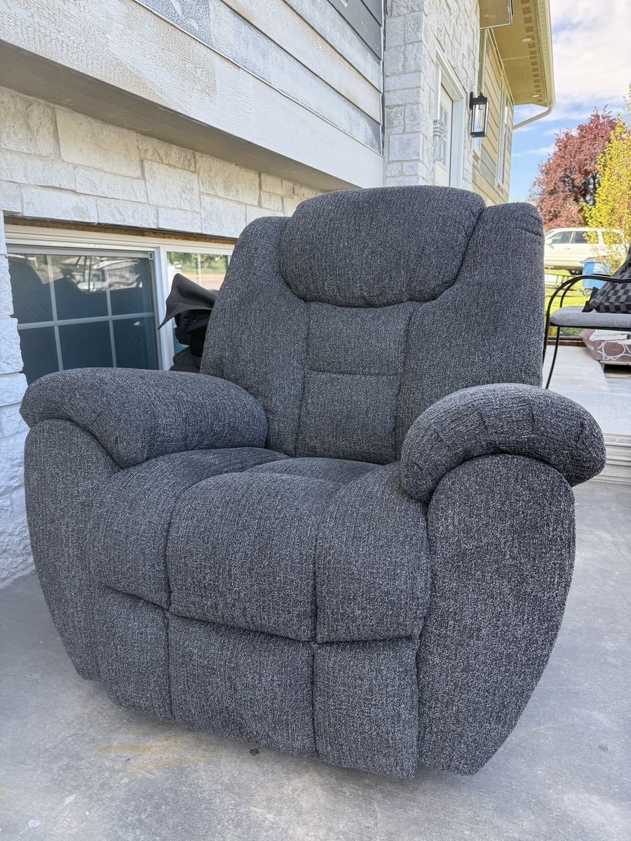 brand new Recliner