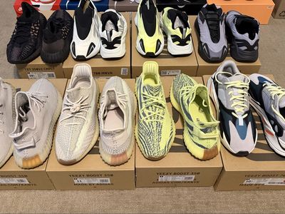 Adidas Yeezy Sneaker Collection - Multiple Models & Sizes