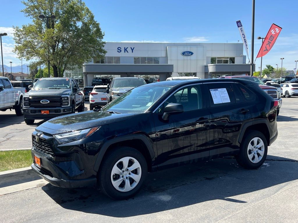 2024 Toyota RAV4 LE