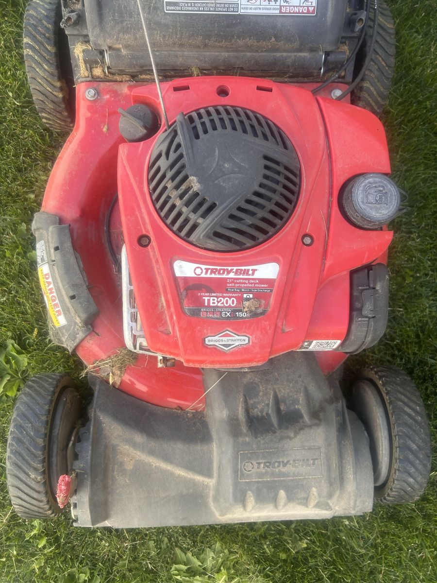 Troy-Bilt TB200 159cc Gas Push Lawn Mower with 21-inch Cutting Deck :PICK UP ONLY