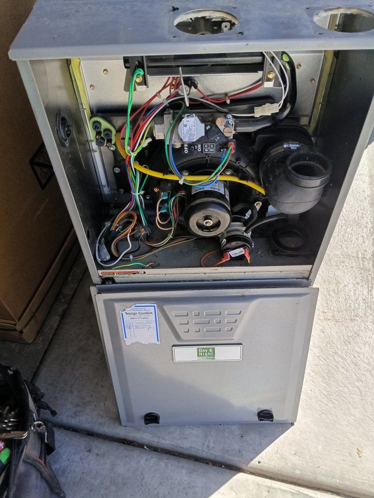 Day & Night Furnace (Model H9MPD075F12C1) - Used Gas Furnace for Home Heating