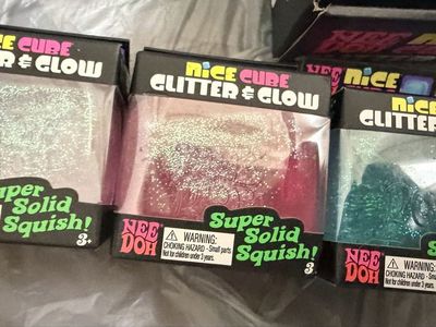 NeeDoh Nice Cube Glitter & Glow Super Solid Squish! Fidget Toy Set (New, Assorted Colors)