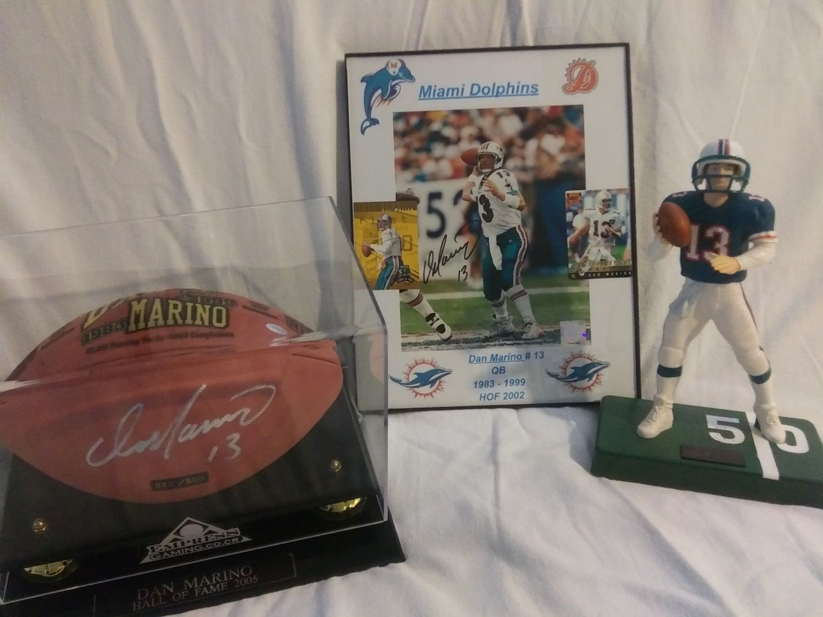 Dan Marino Signed Football & Framed Picture.