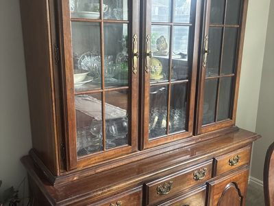 Traditional Wooden Buffet and Hutch with Glass Doors