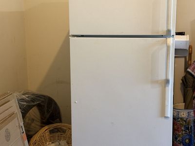 Hot Point refrigerator/freeser
