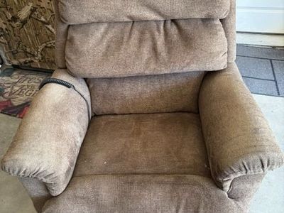 Lazy Boy Recliner Lift Chair
