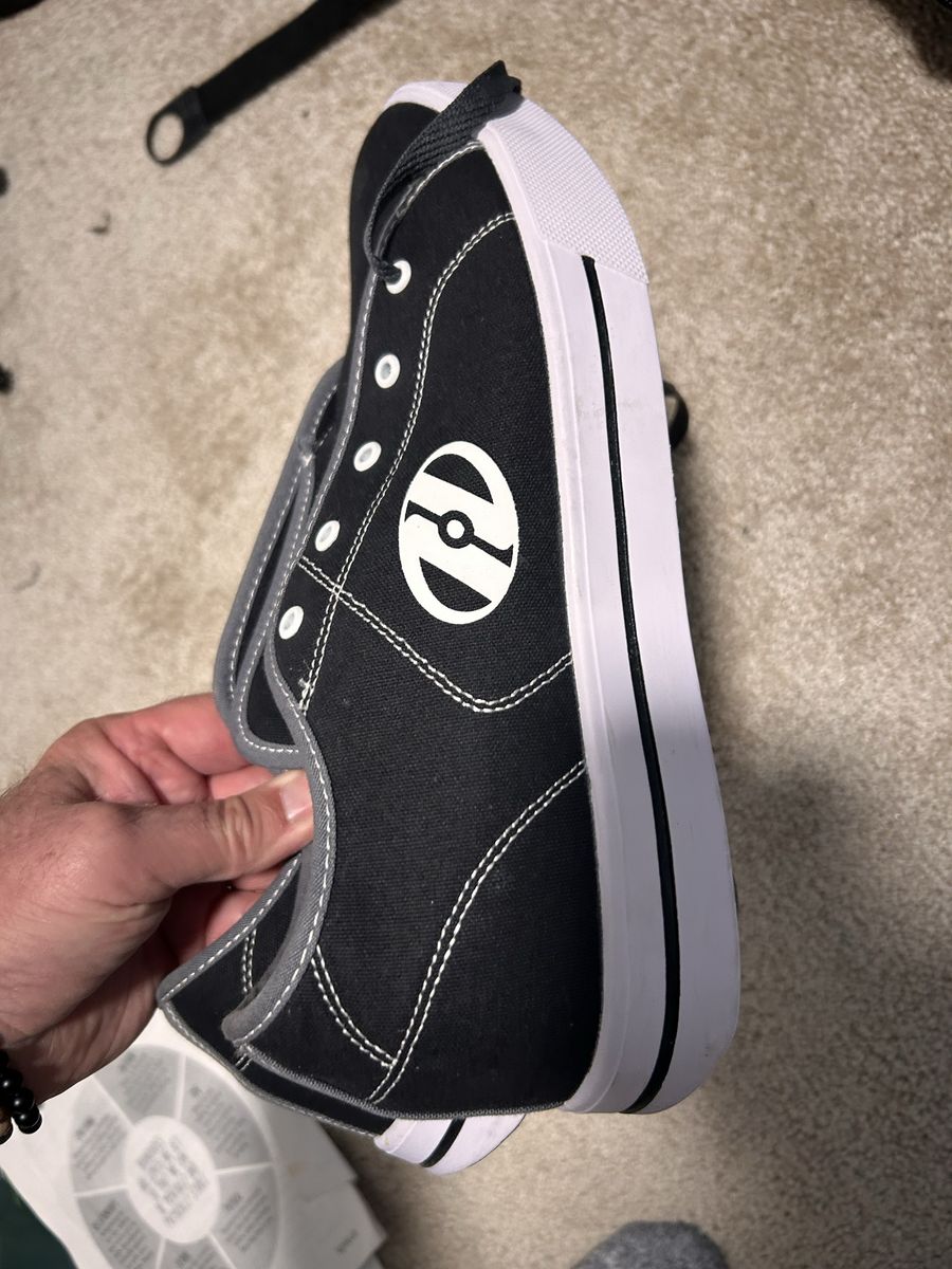 Men’s size 11 Heelys 