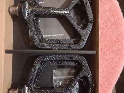 Race Face Atlas flat mountain bike pedals.