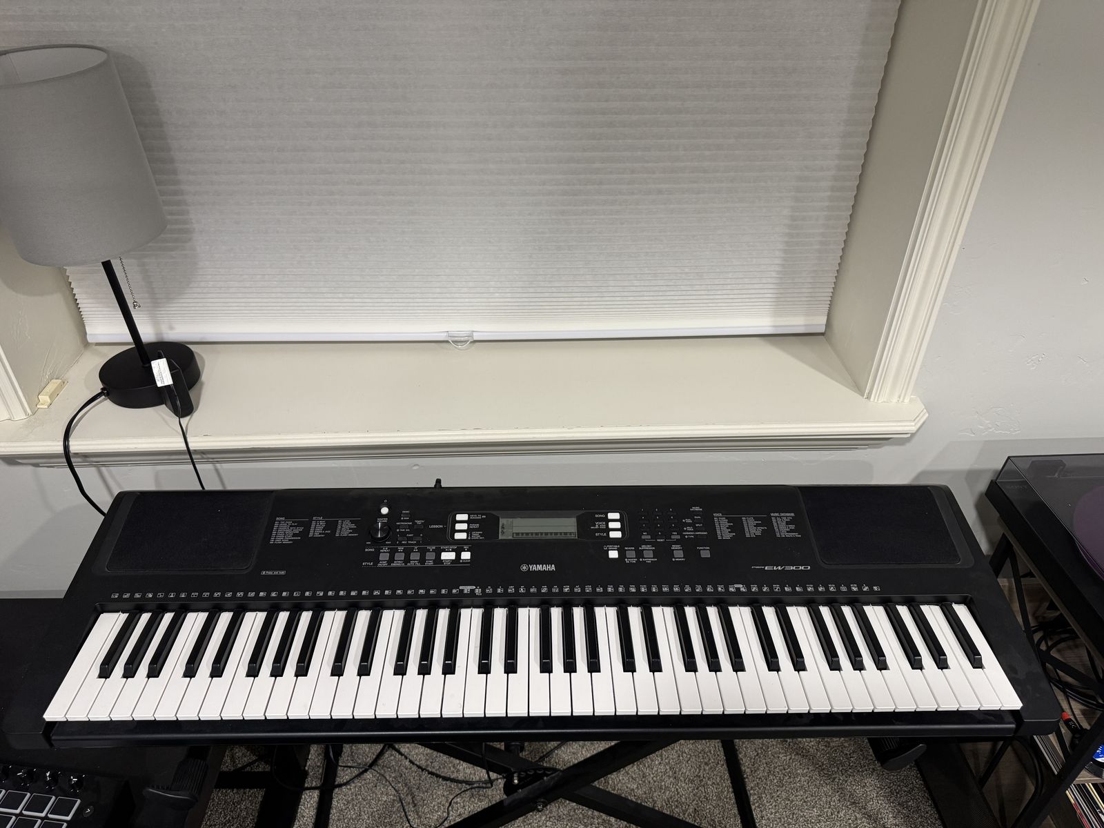 Yamaha PSR-EW300 Keyboard - Excellent Condition