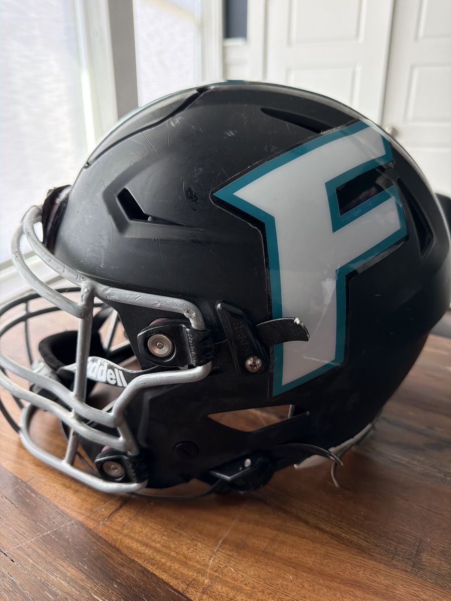 Riddell SpeedFlex Football Helmet - Size medium