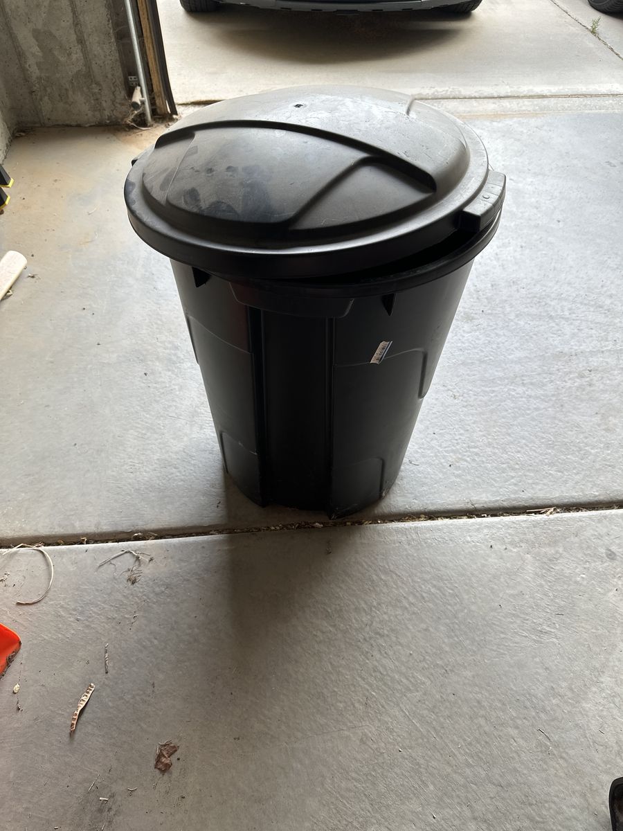 Free trash bin
