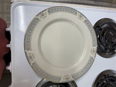 Mikasa L2808 Lexington Ivory China Dinner Plate - Japan - Elegant Gold Trim