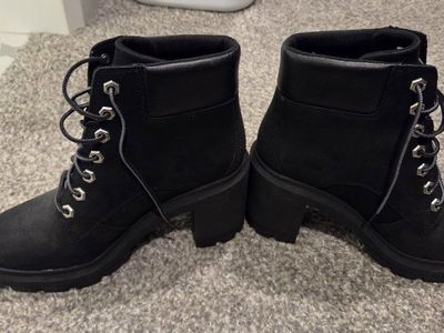 Timberland Boots women's sz 8