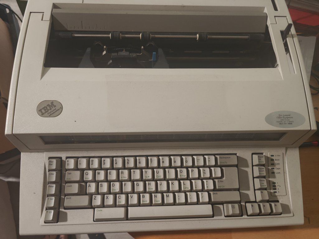 Vintage IBM Personal Wheelwriter 2 Electronic Typewriter