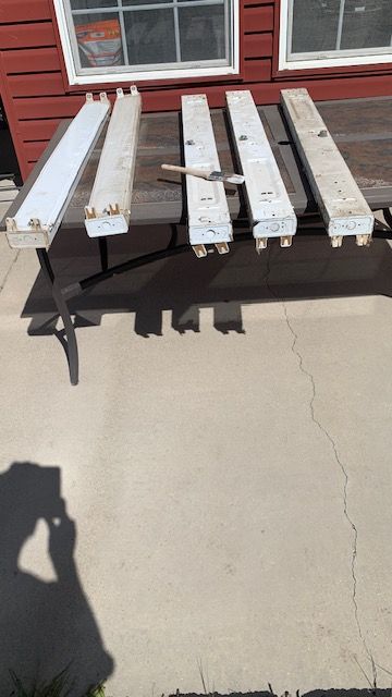 4' Florscent Lite fixtures