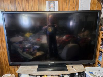 Sharp Aquos Model LC-7OLE600U