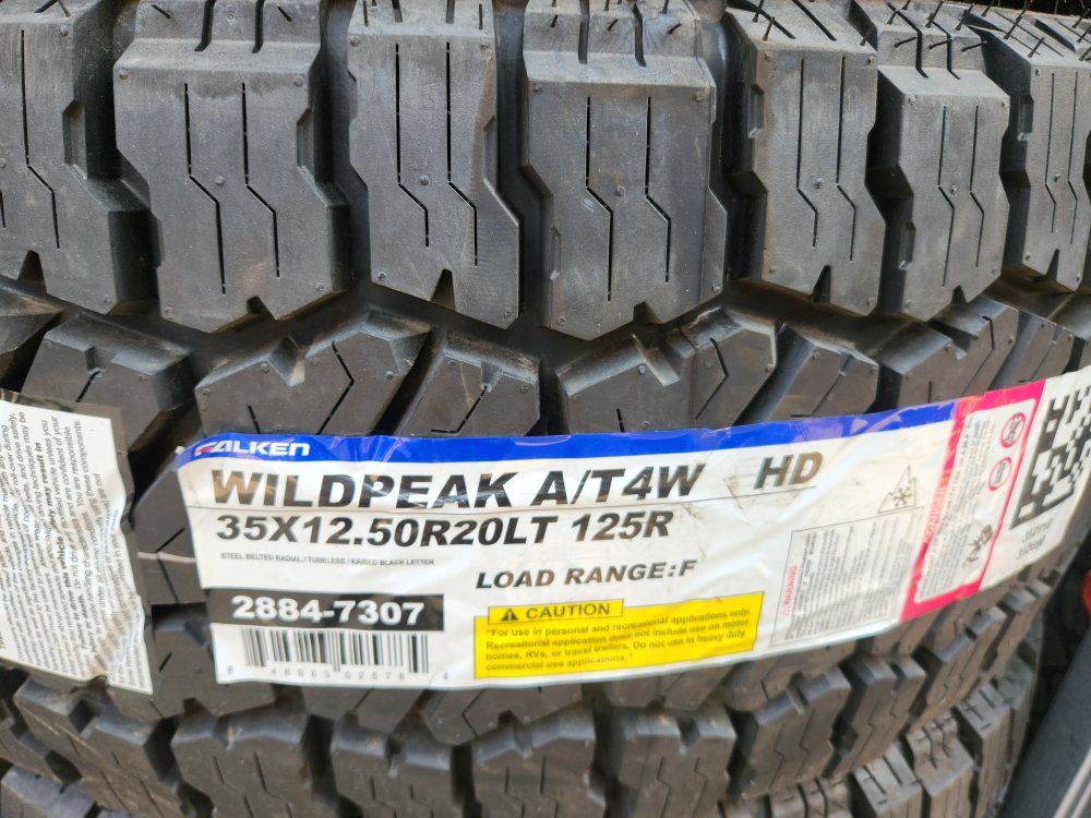 35x12.50r20 falken wildpeak at4w 