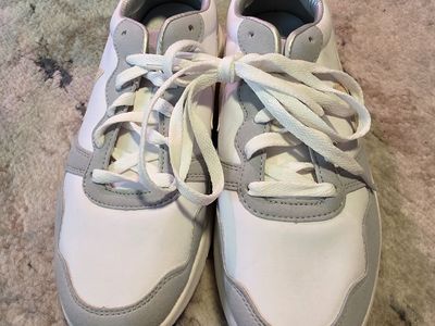 No Boundaries Women’s Sneakers – Size 8.5 – Great Condition!