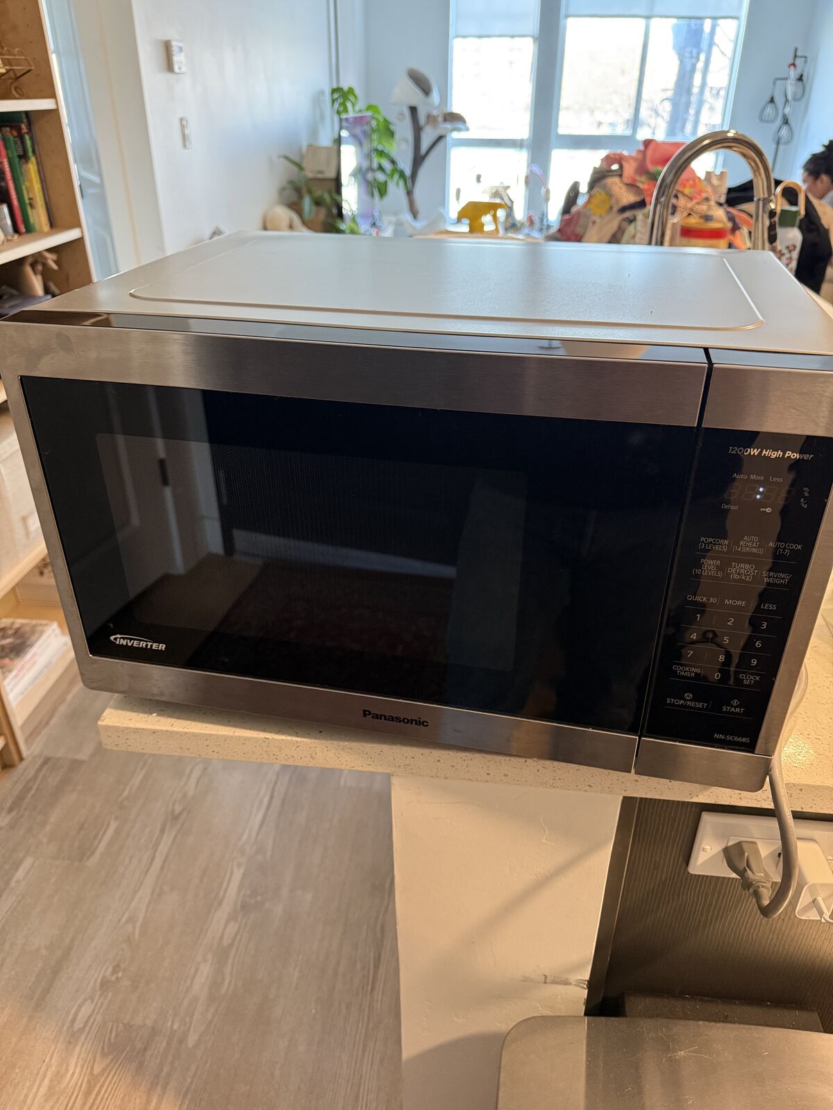 Panasonic 1200W Microwave