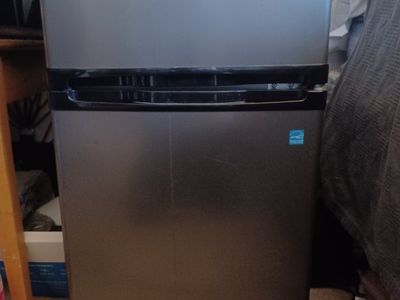 Danby designer mini fridge/freezer