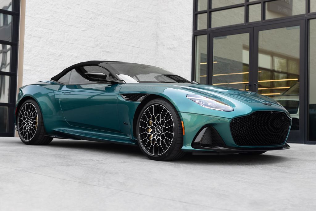 2023 Aston Martin DBS Volante