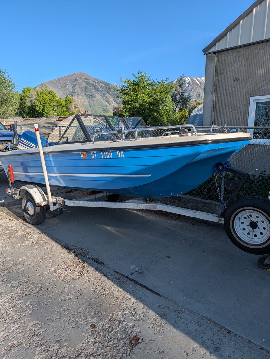 1975
 Sea Swirl 16' fishing boat