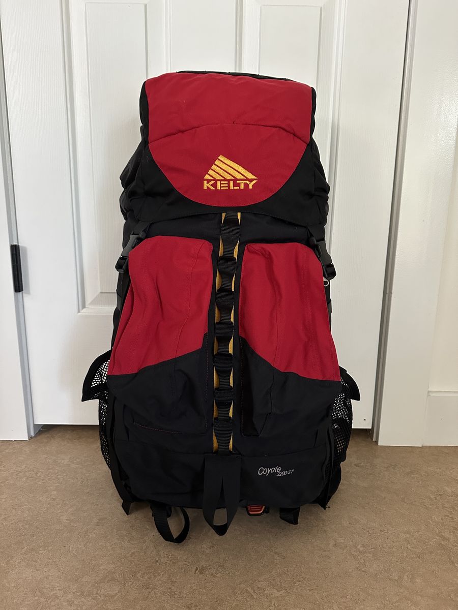 Kelty Coyote 3200 ST Internal Frame Hiking Backpack 