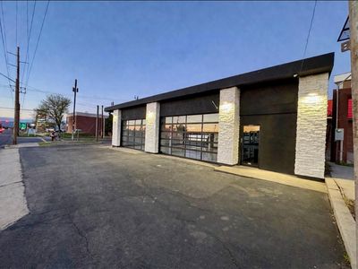 Prime Corner Commercial Building with Indoor Showroom – Move-In Ready!