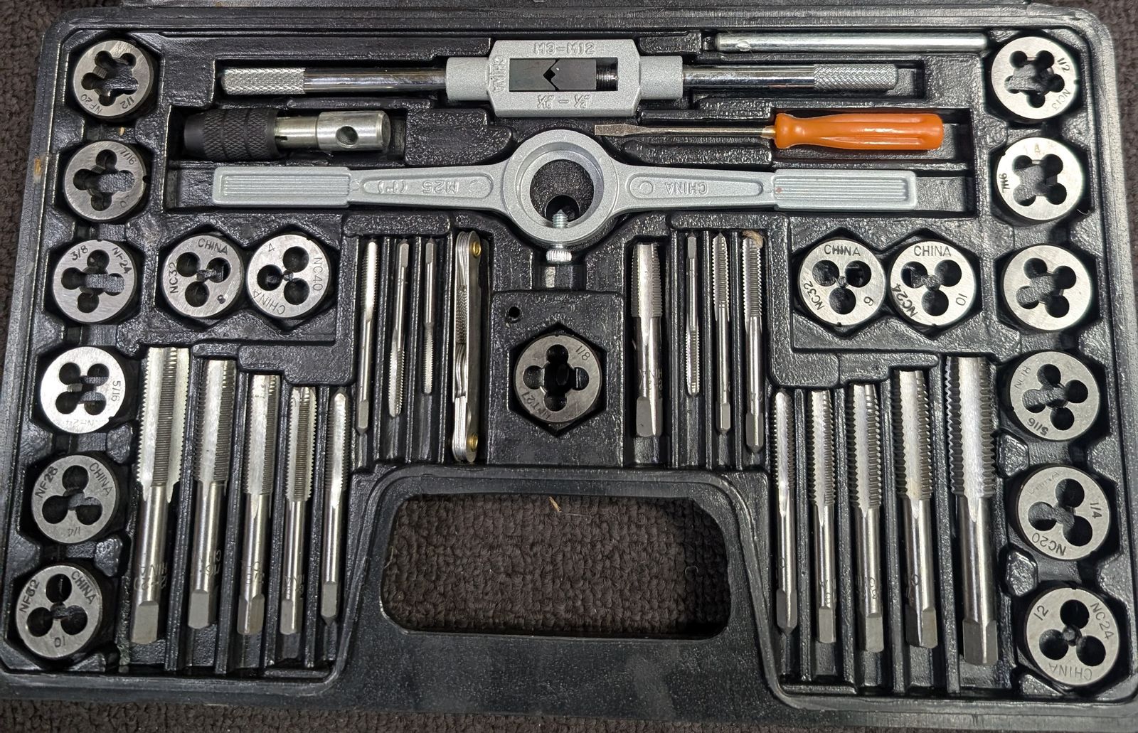 Tap & die set