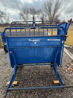 Priefert calf table, used in great condition