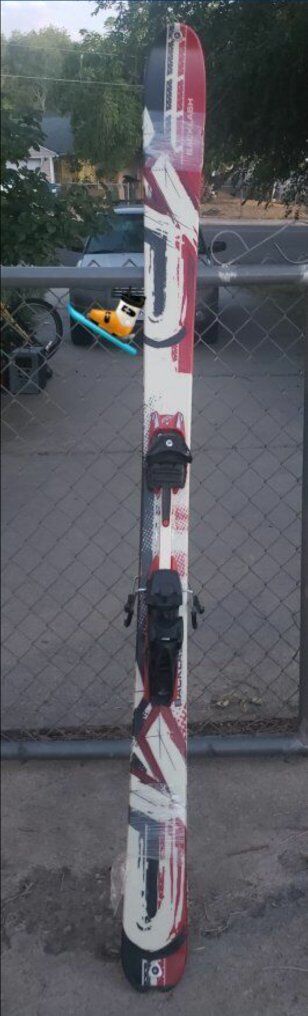 K2 BACKLASH SKIS
Message anytime to come and see!